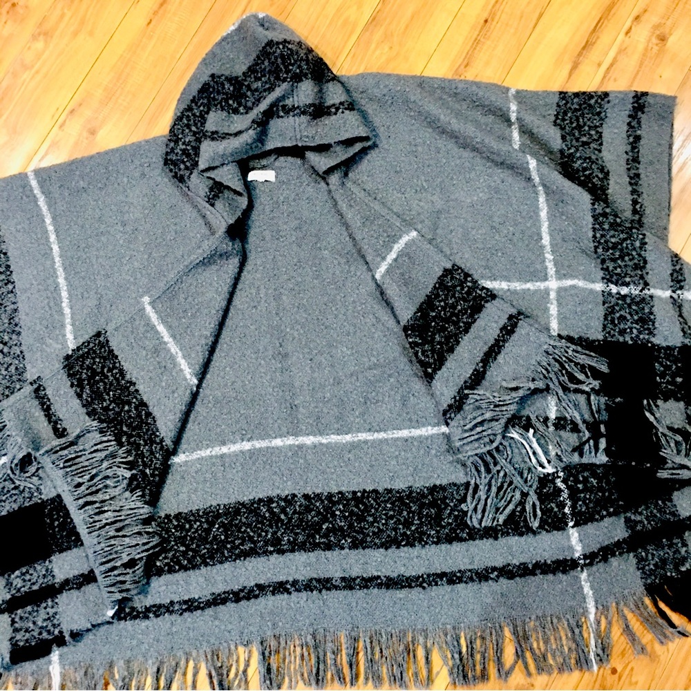 World Market plaid poncho shrug oversized baggy blanket sweater grey gra…